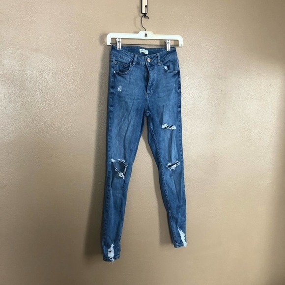 Denim & Co Distressed Stretch Skinny Jean Size 6 - Picture 1 of 6